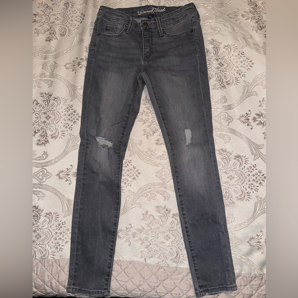 Universal Thread US 00/24S Grey Mid Rise Skinny Jeans